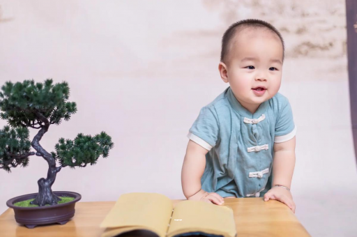 漳州宝宝爱吐奶是什么原因